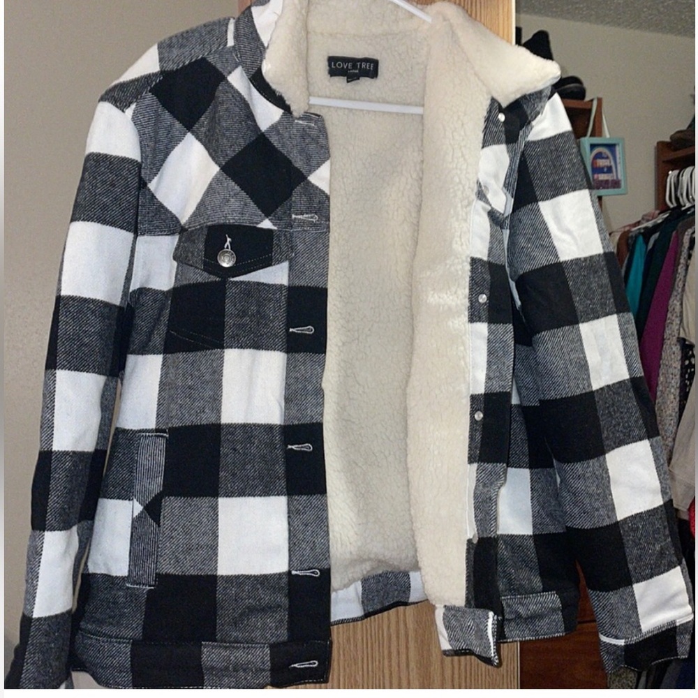 Winter jacket - very warm and pretty - size l, but also good for medium!